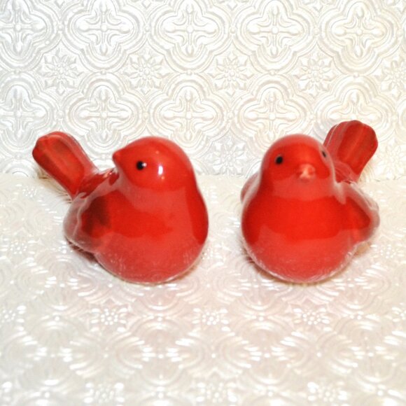 Ceramic Red Birds Salt And Pepper Shakers Tableware Dining Serveware Decor - Picture 3 of 5